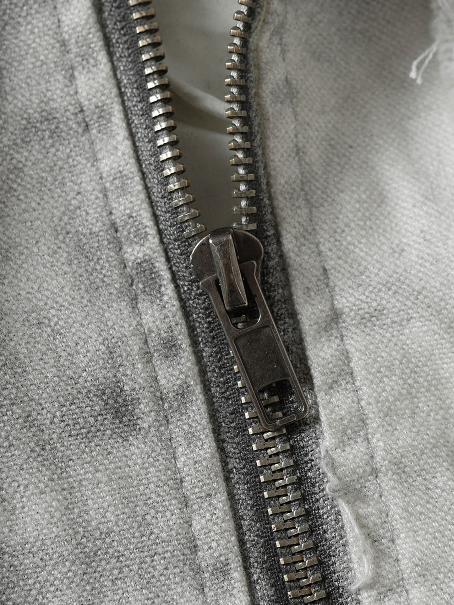 Veste Sweat à Capuche Effilochée Urbaine