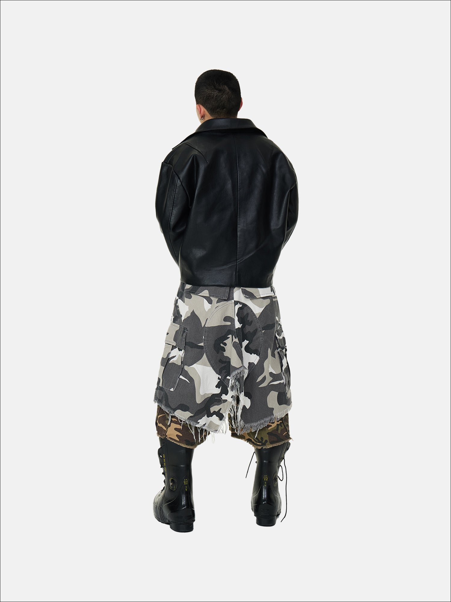 Shorts mit doppeltem Tarnmuster