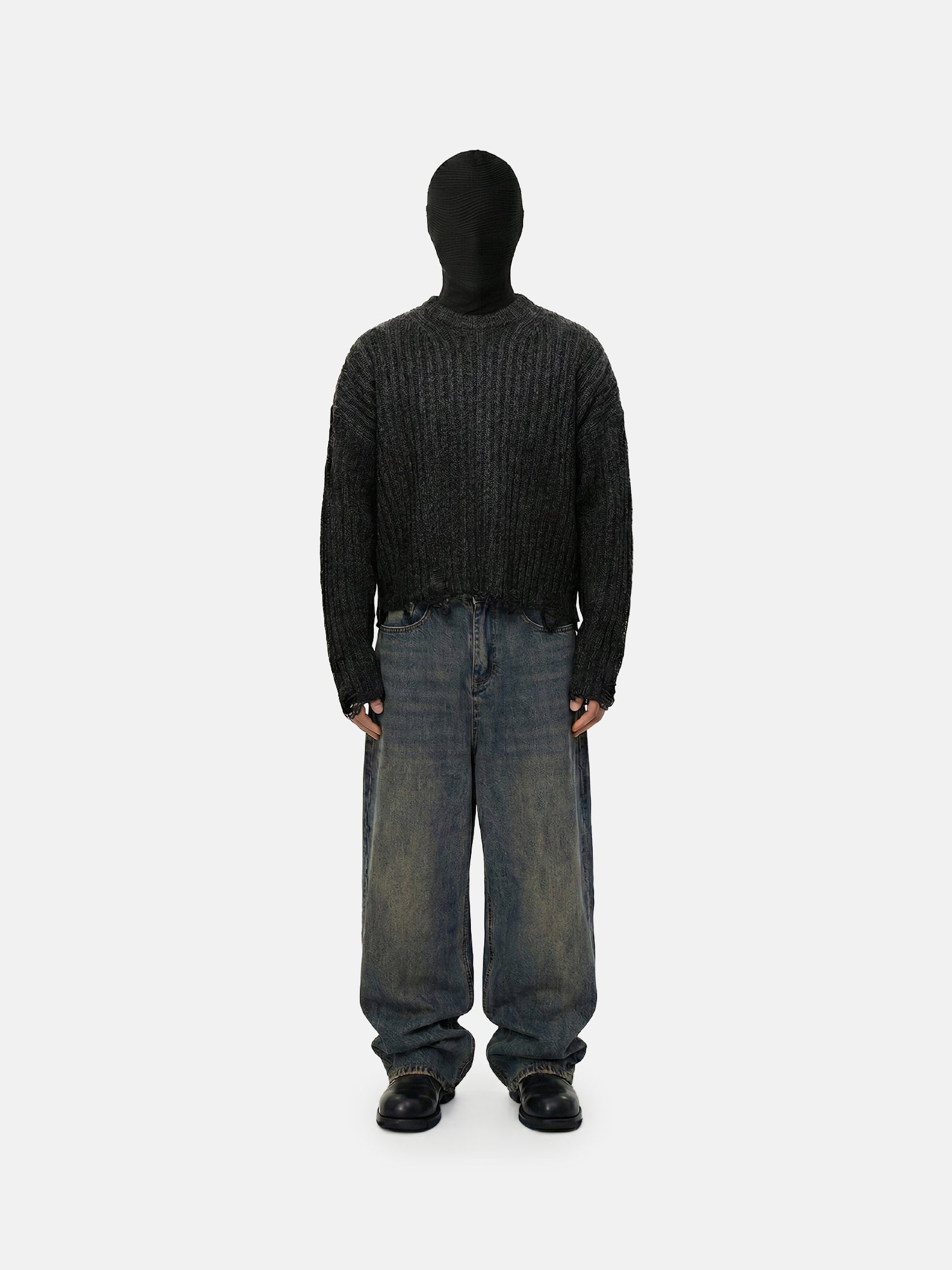 Suéter corto con borde deshilachado