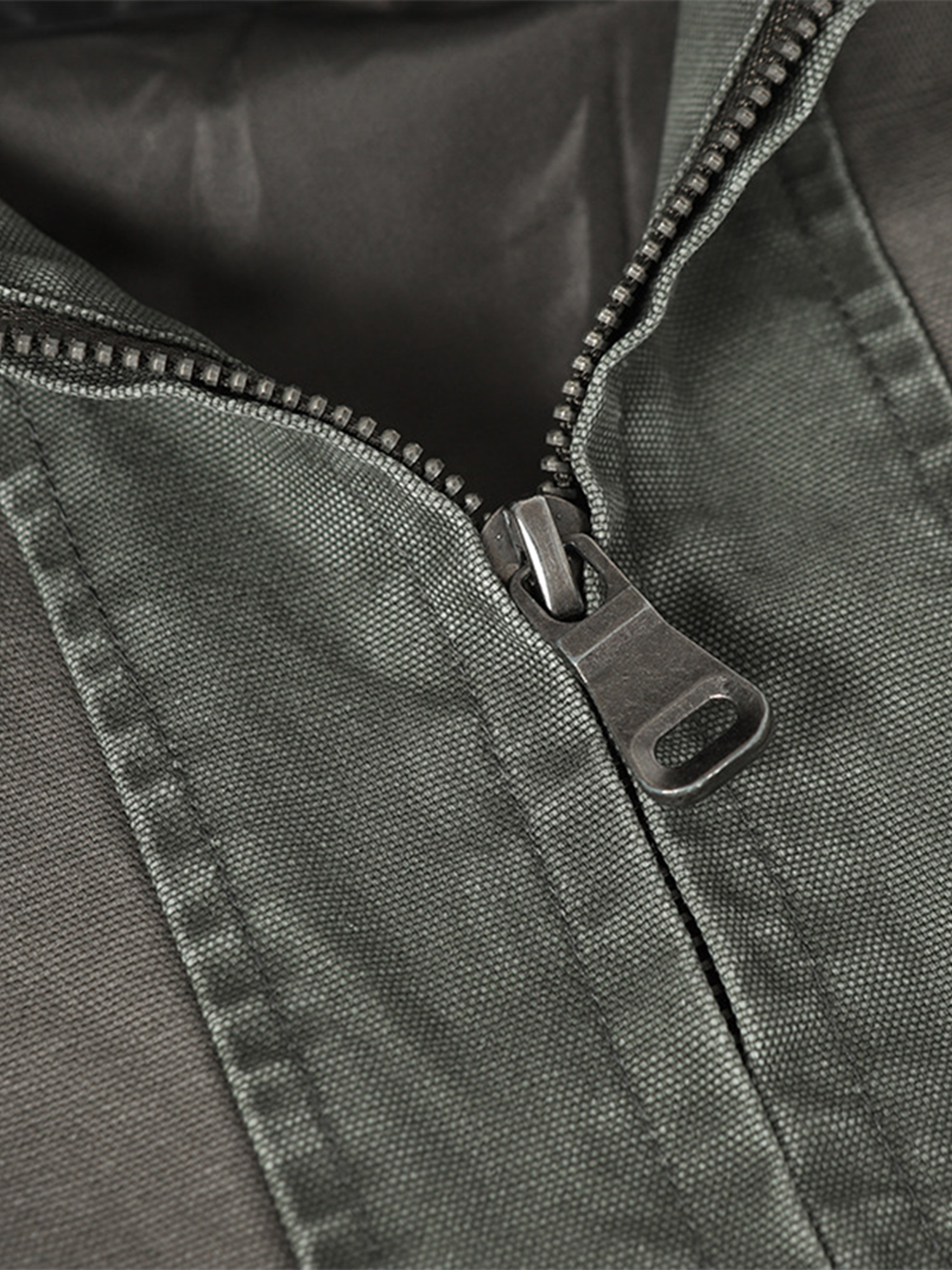 Chaqueta con Costuras Deshilachadas