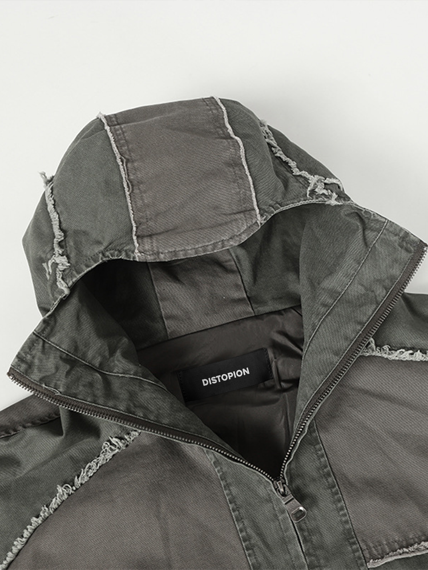 Chaqueta con Costuras Deshilachadas