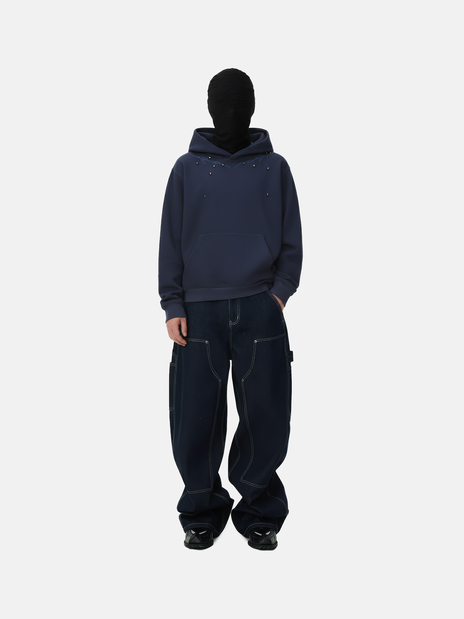 Bluza z kapturem z ćwiekami z przodu i z tyłu