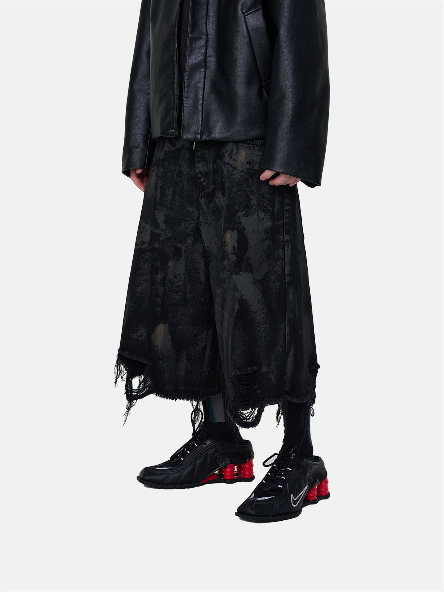 Noir Fray Shorts