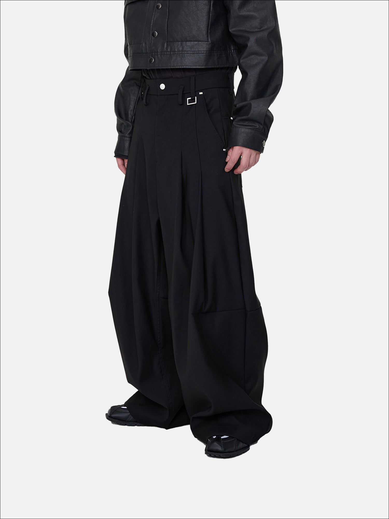 Obsidian Slouch-Hose