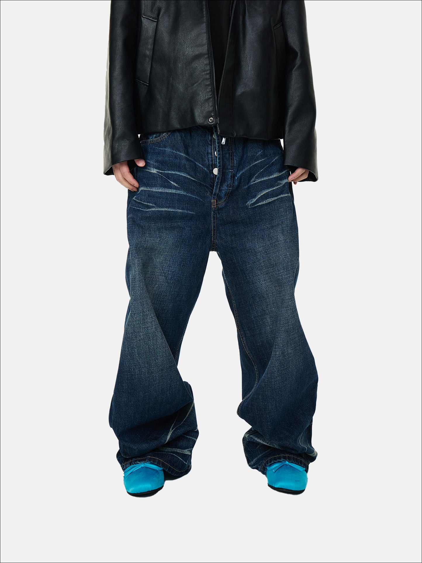 Oversized Motion Jeans