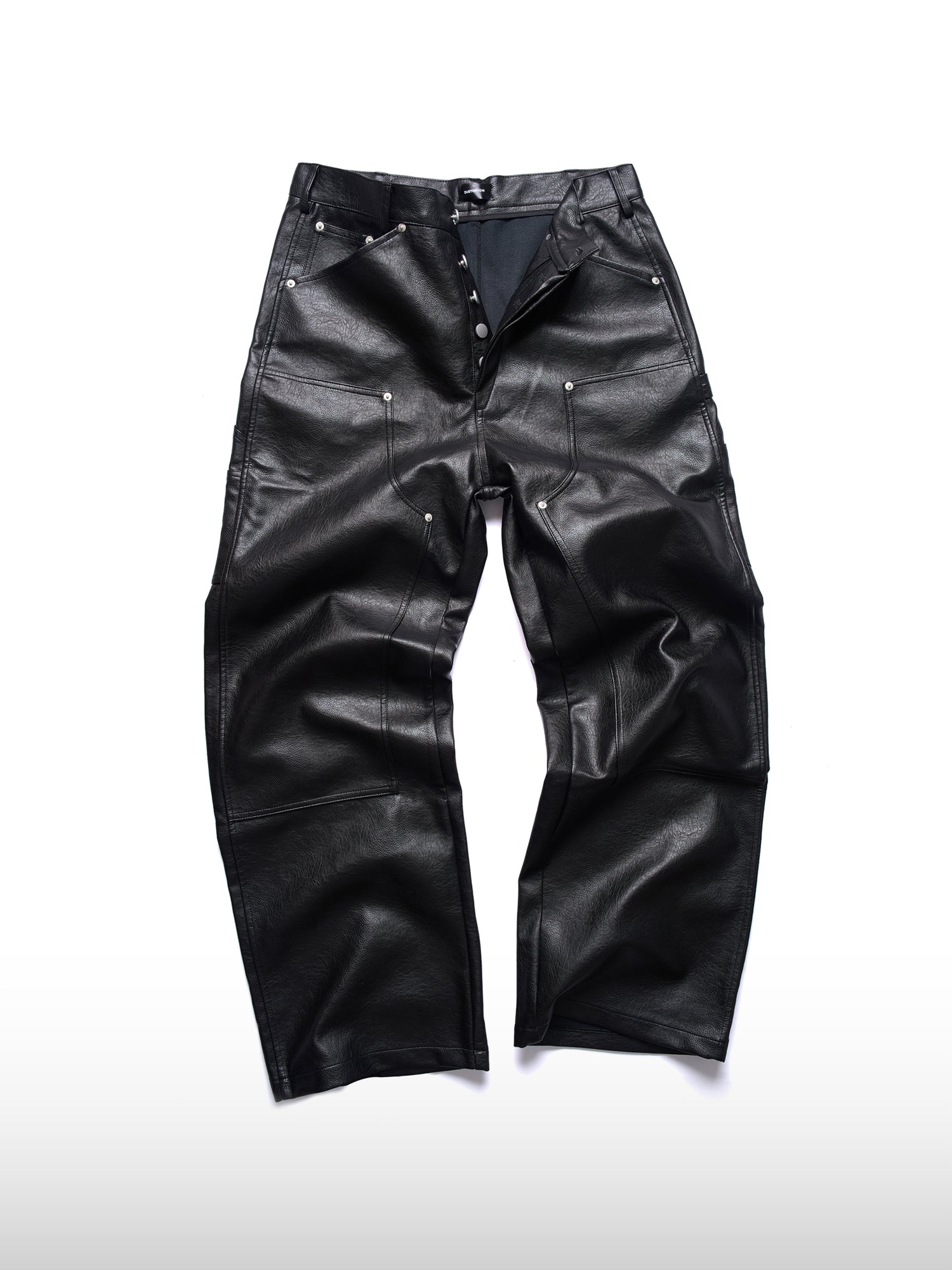 Pantalones de cuero con tachuelas