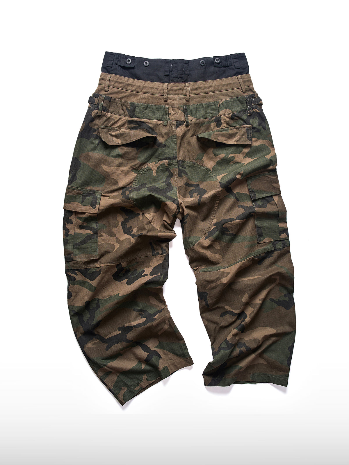Pantaloni mimetici a vita tripla