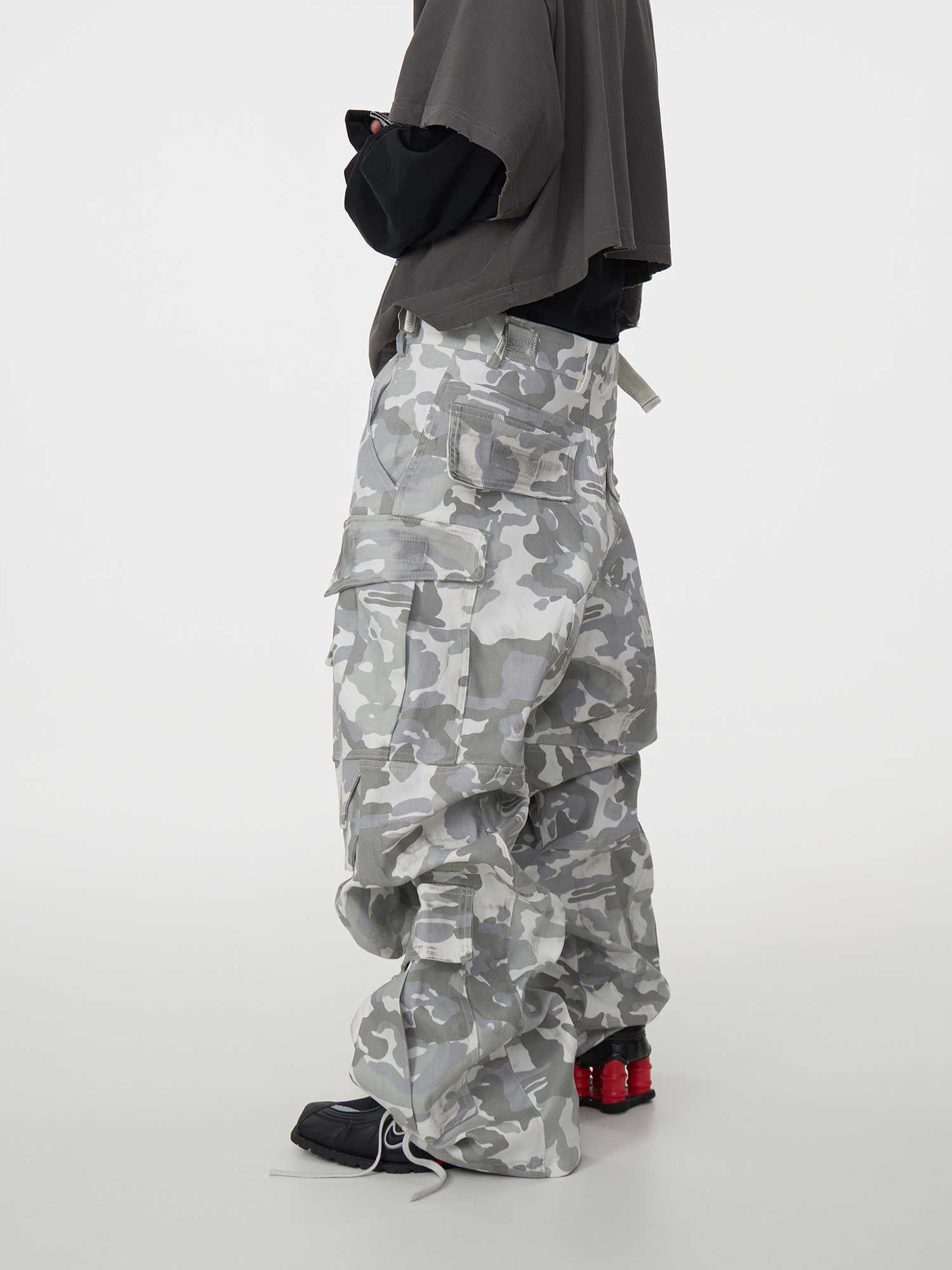Weiße Camouflage-Hose