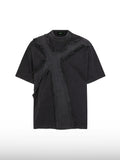Camiseta de cruz lavada con cortes deshilachados
