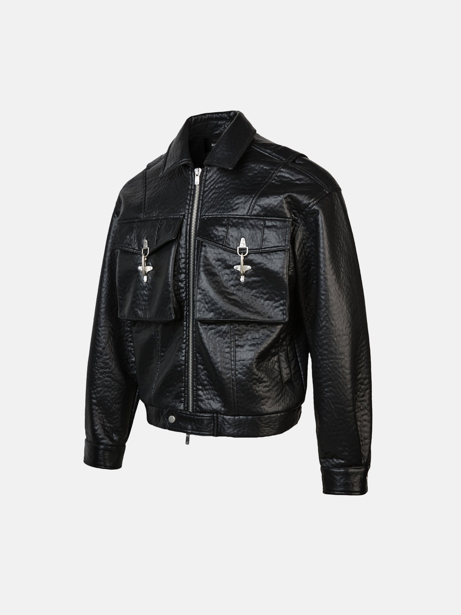 Chaqueta de cuero con detalles de cierre