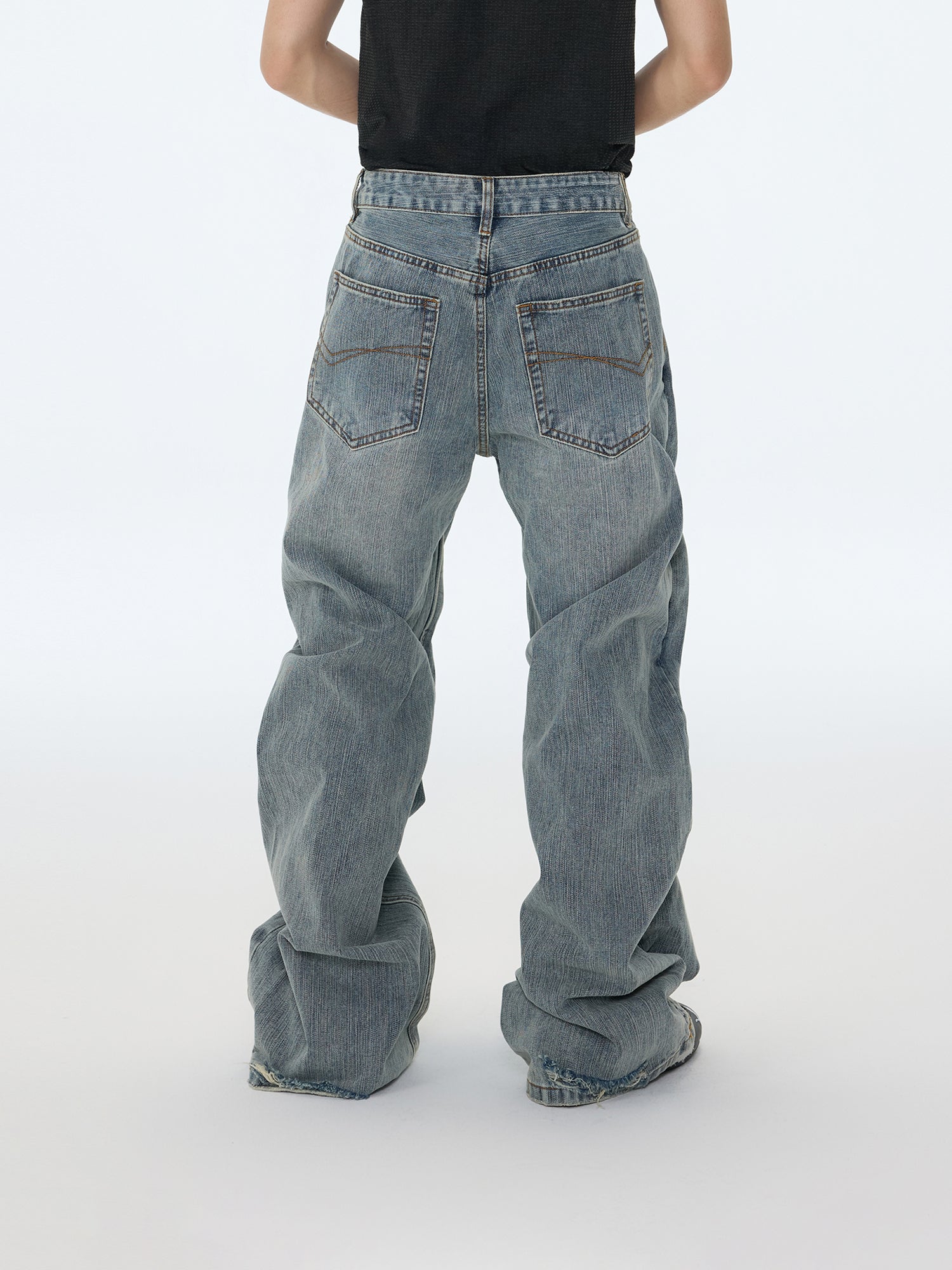 Oversized Faded Jeans